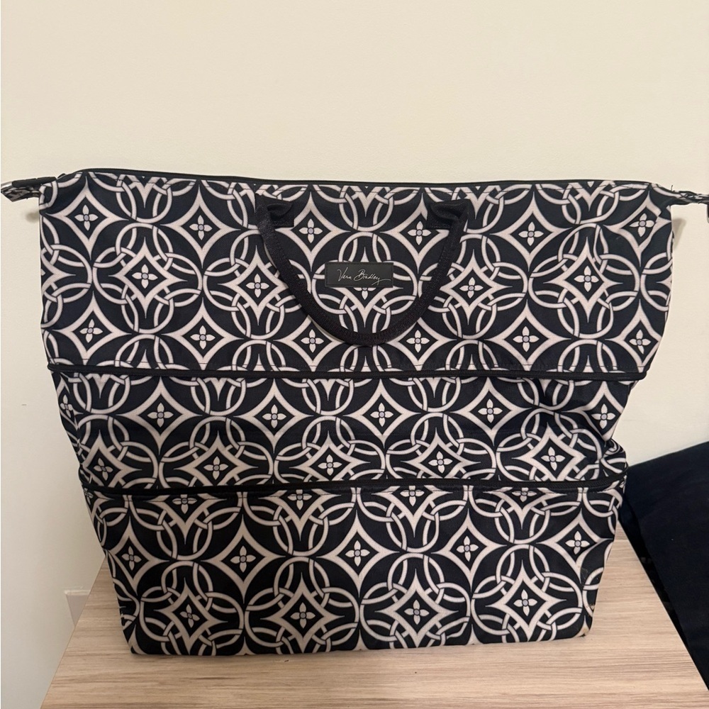 Vera Bradley Tote Lighten Up Expandable Travel Bag Black DN Without a long strap - Picture 3 of 13